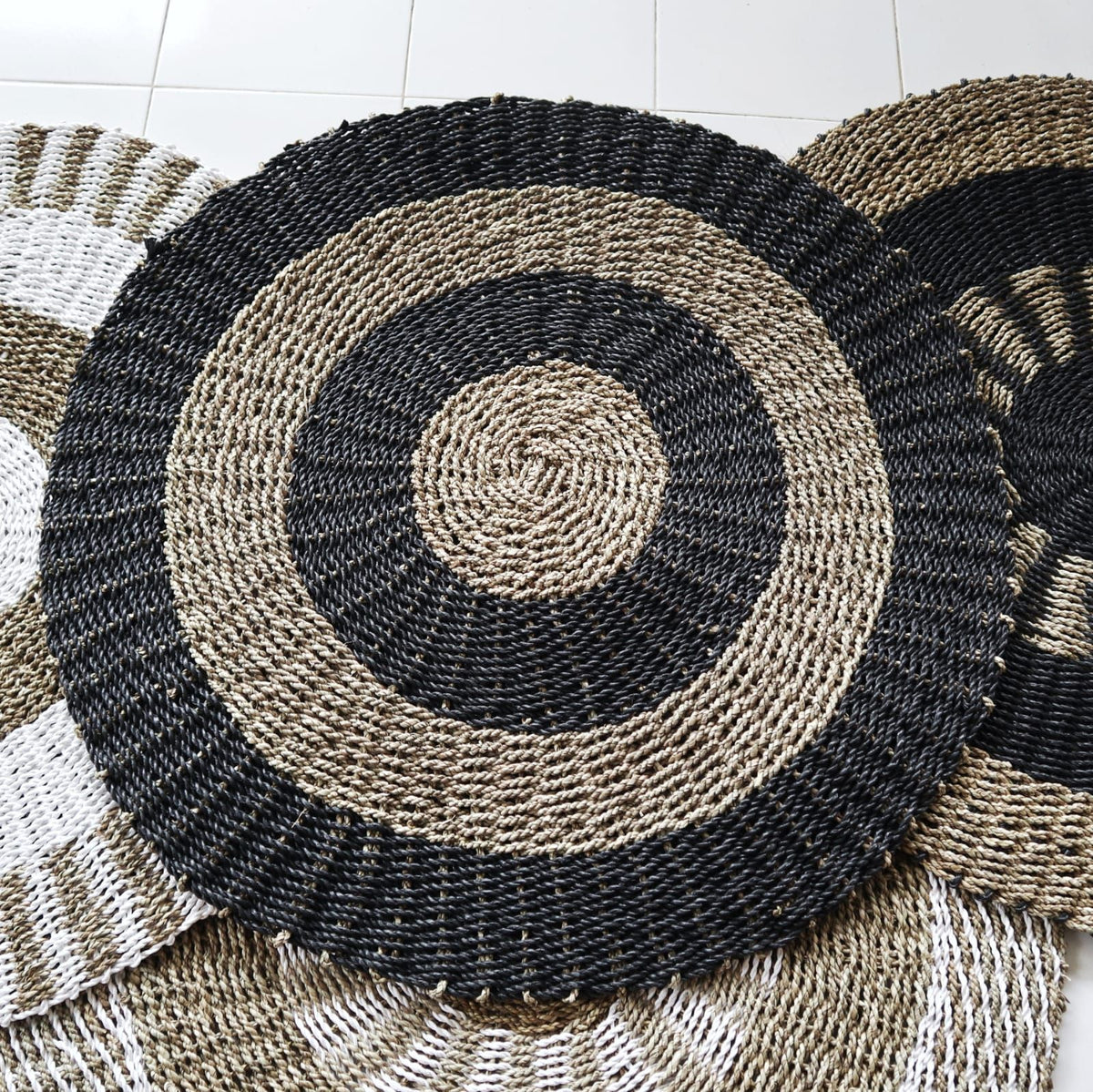 Round Seagrass Rug - Black & Tan Circles - 1m