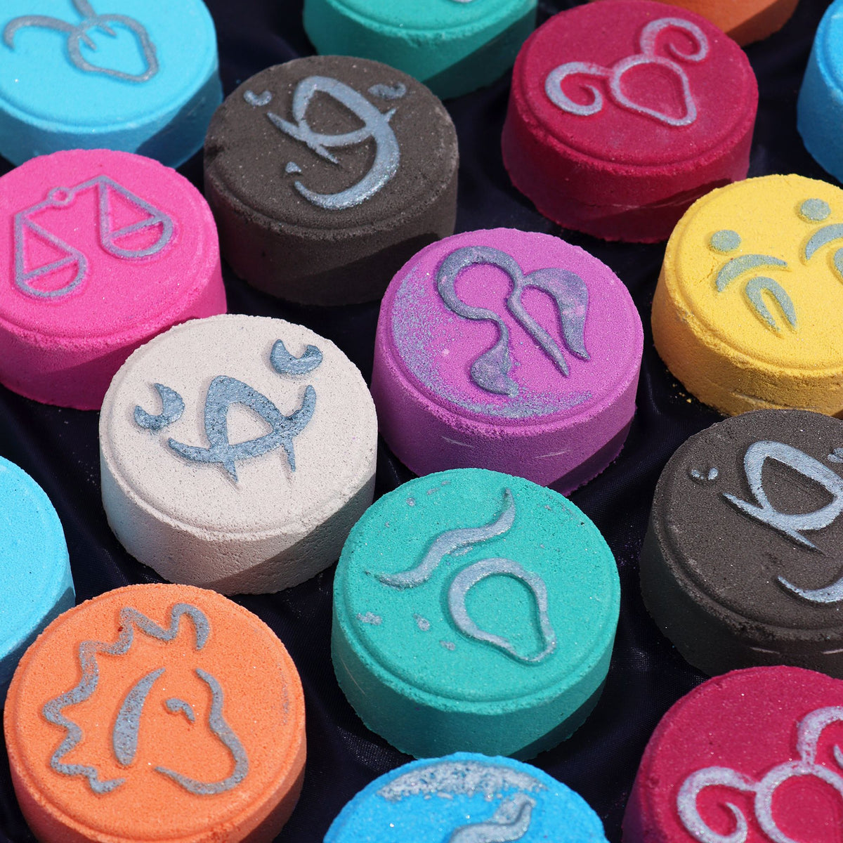 Set of Zodiac Bath Fizzers with Horoscope - Aquarius – view 3