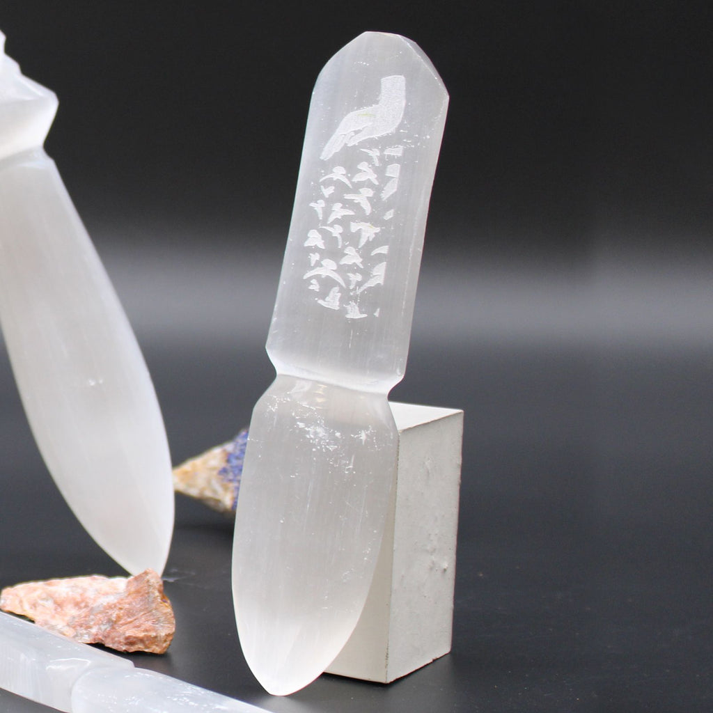 Selenite Ritual Knife - Releasing Bonds – view 8