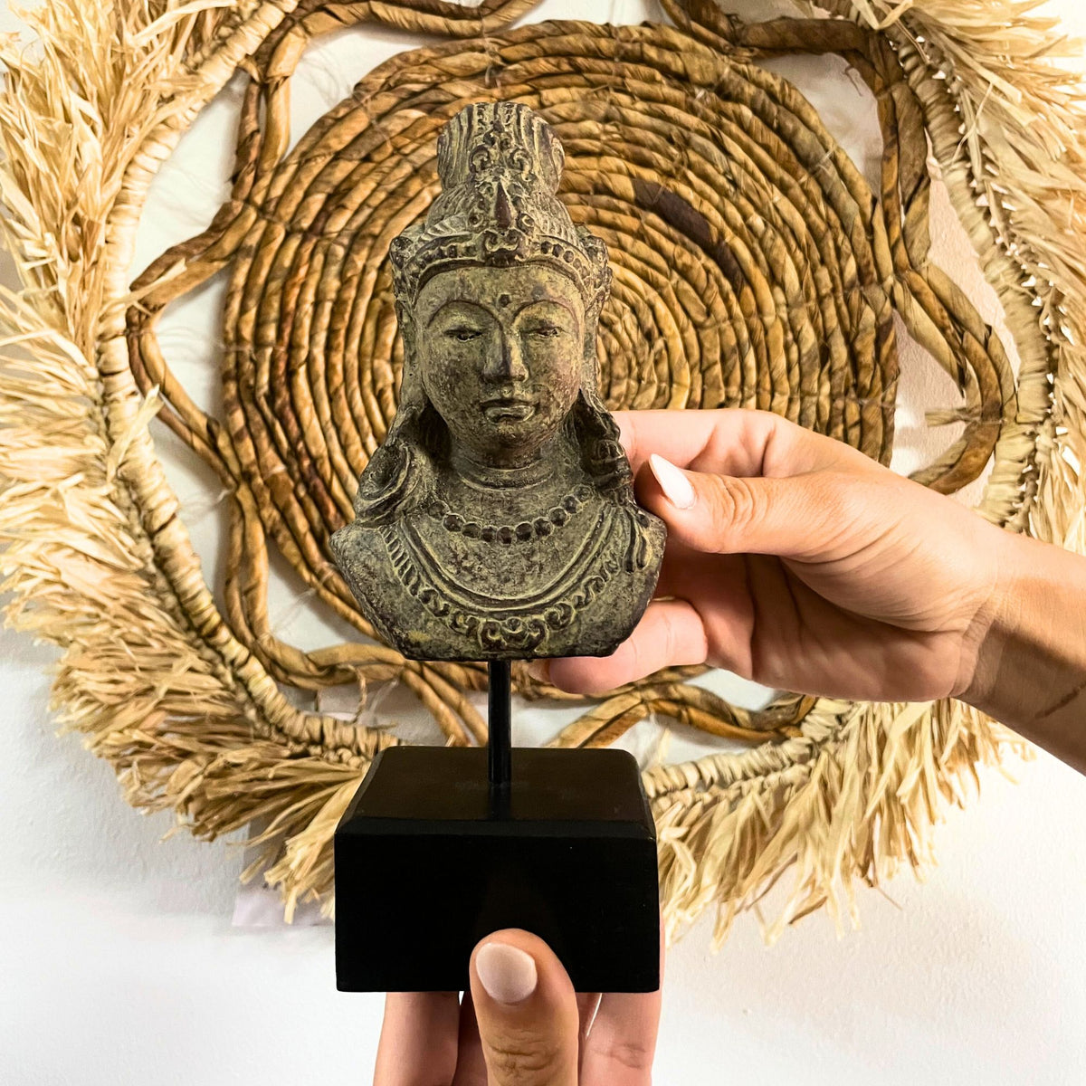 Lucky Java Princess Statue on Stand, Grey – view 5
