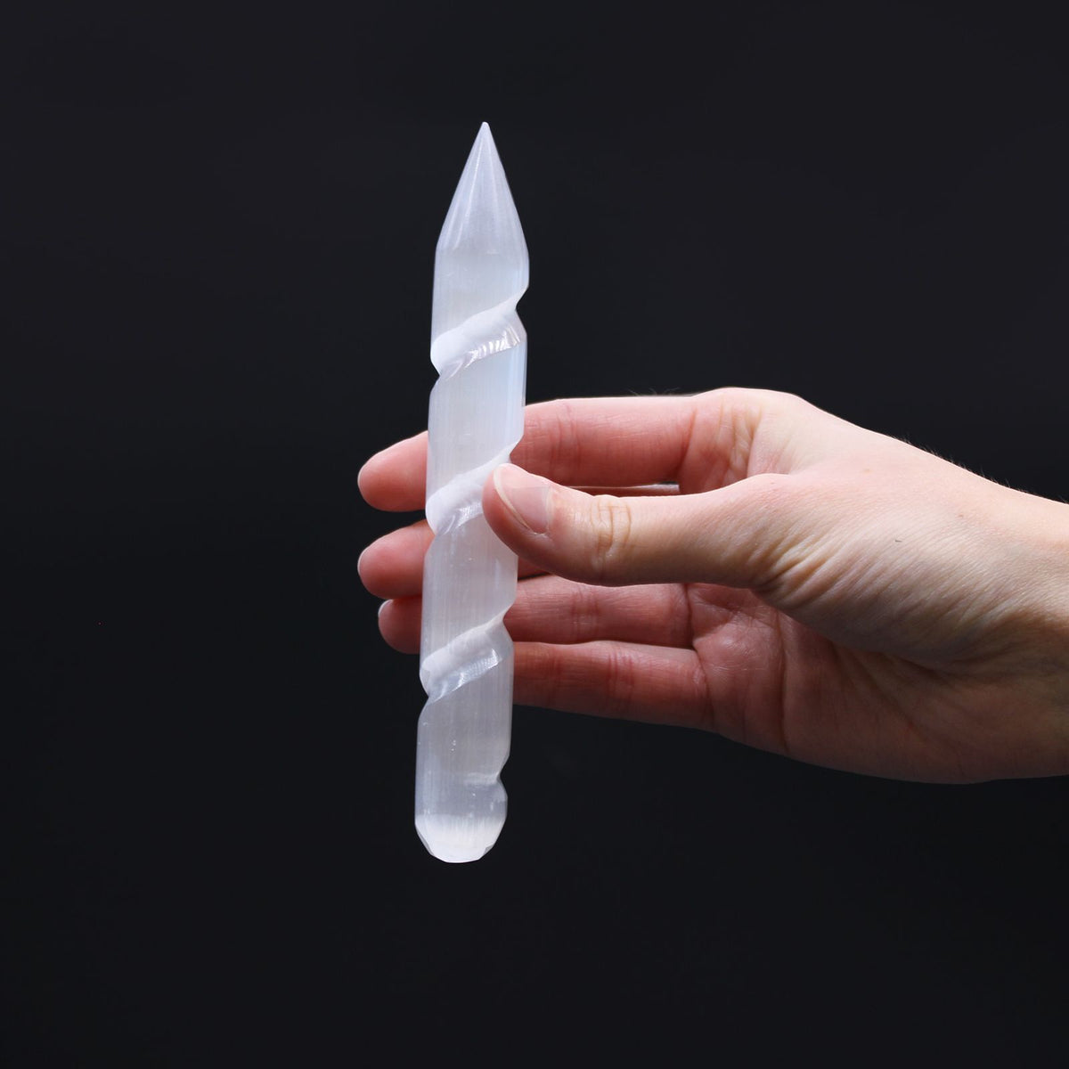 Selenite Spiral Wand 16 cm - Pointed One End – view 2
