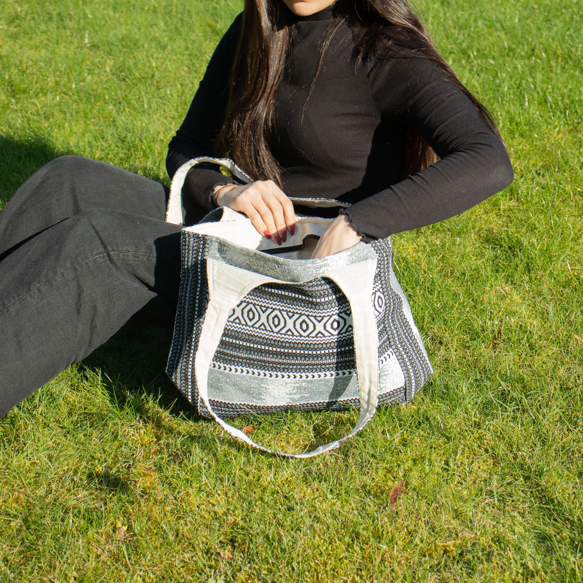 Urban Caravan Monochrome Jacquard Tote Bag 35x35cm – view 2