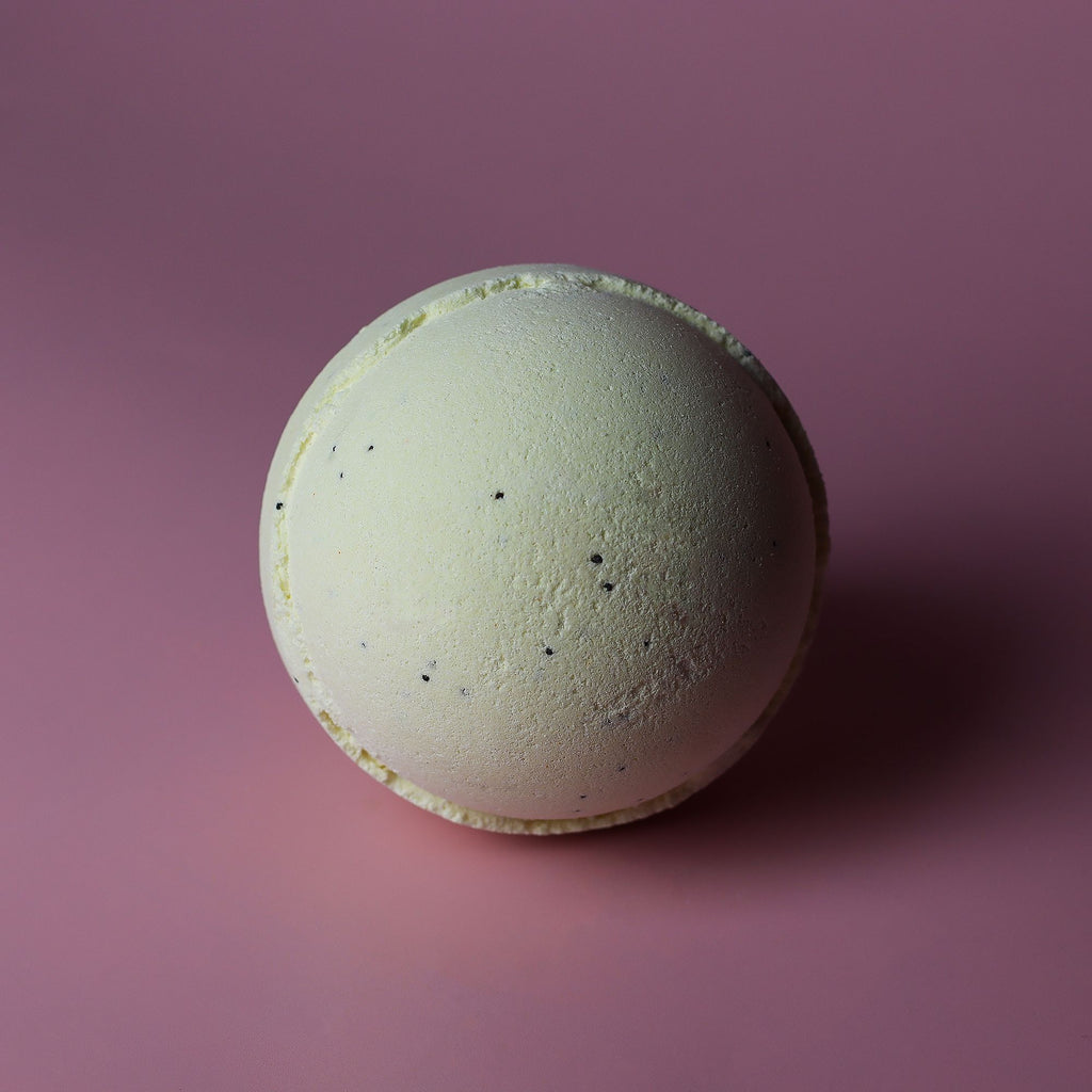 Set of 3 Simply Vanilla Bath Bombs – view 3