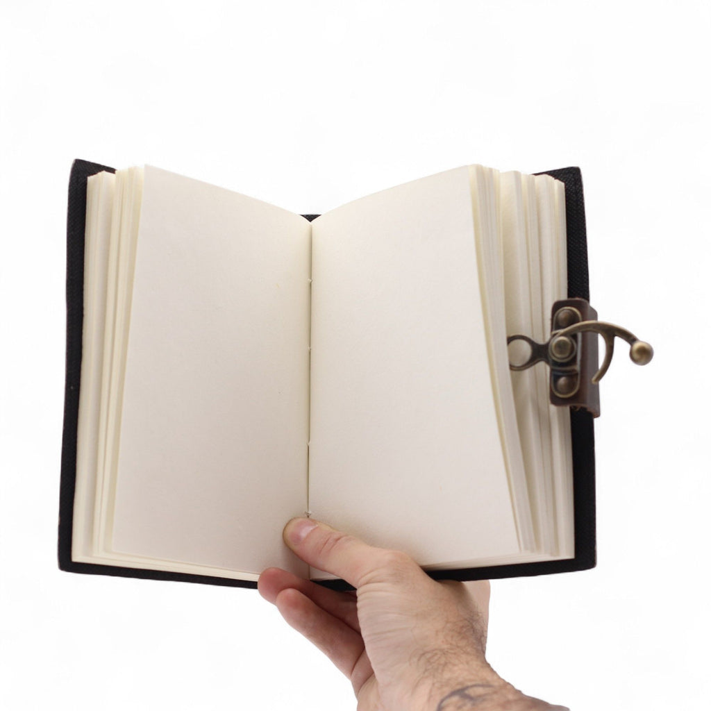 Leather Notebook, Never Give Up On Your Dreams – 17.5x13 cm – view 2
