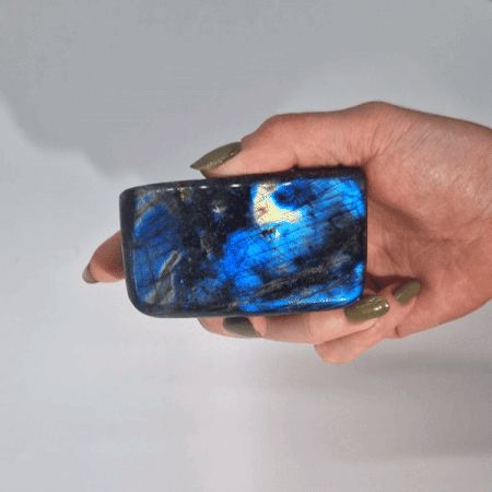 Madagascar Labradorite Medium Stone 65-90mm – view 2