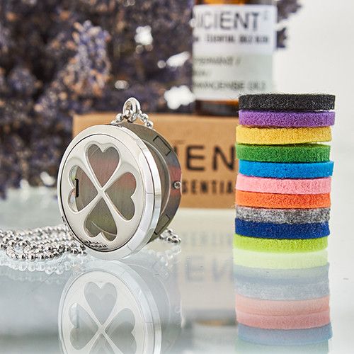 Aromatherapy Diffuser Necklace - Four Leaf Clover 30mm – view 3