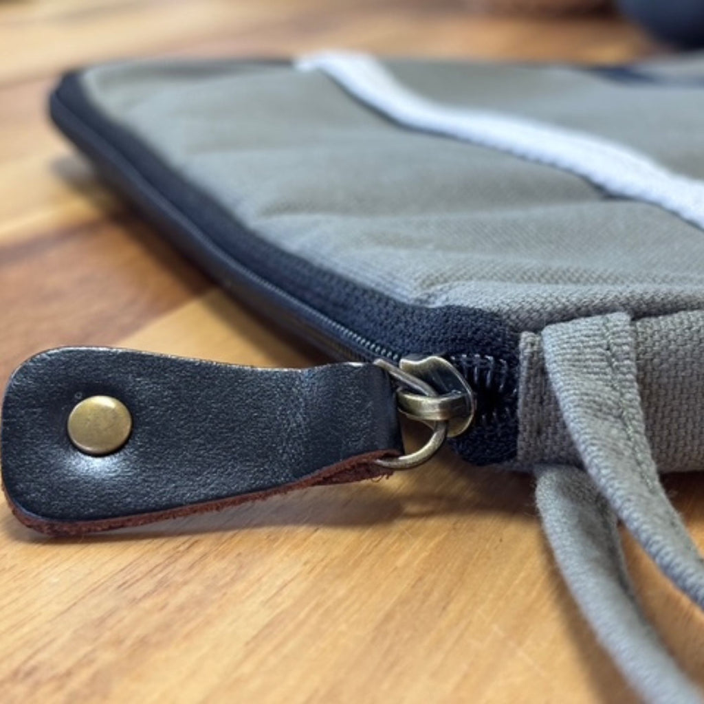 Canvas Tablet Pouch - Olive - 21x29cm