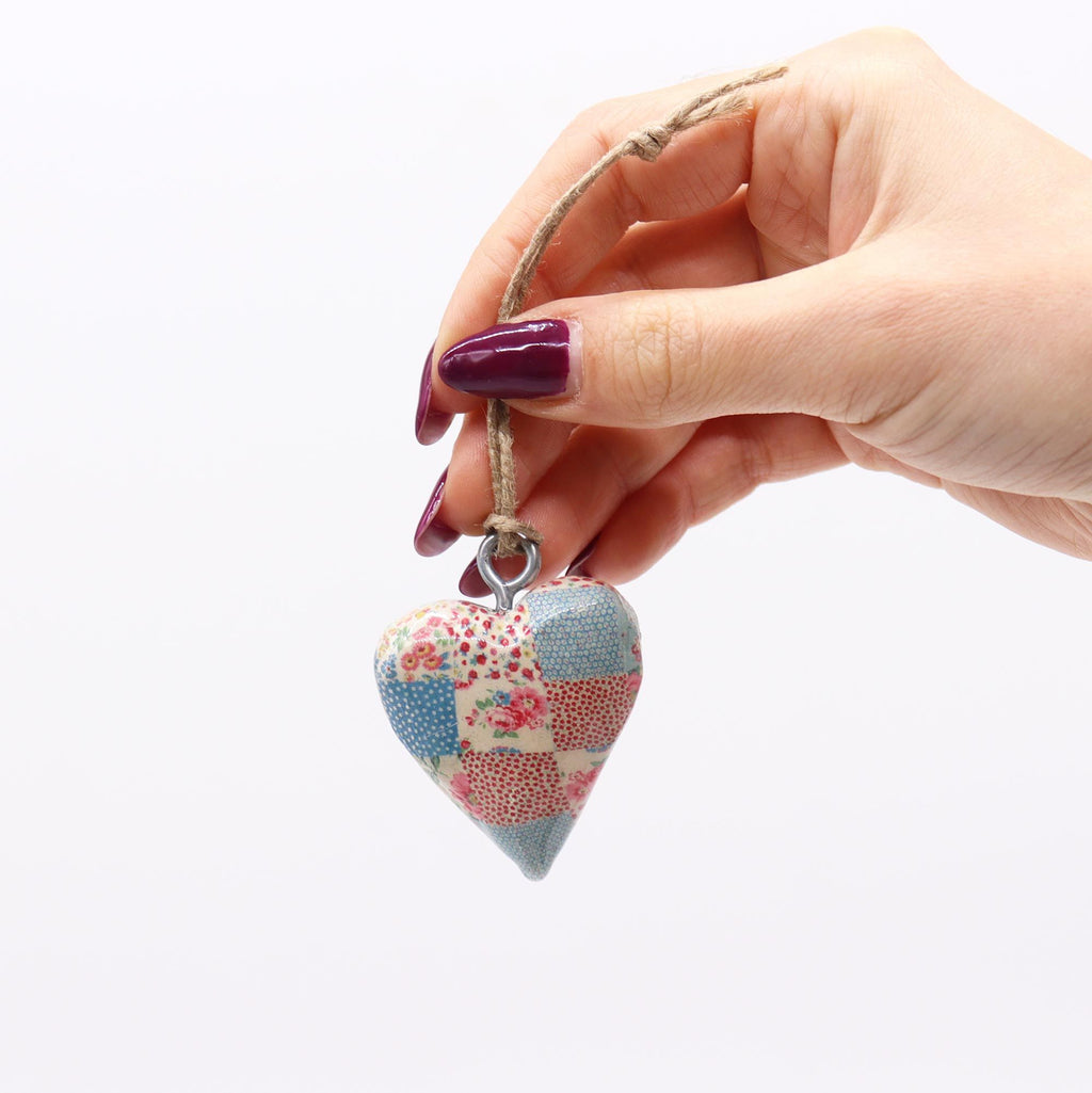 Small Mango Wood Heart, Cheque Blue and Red
