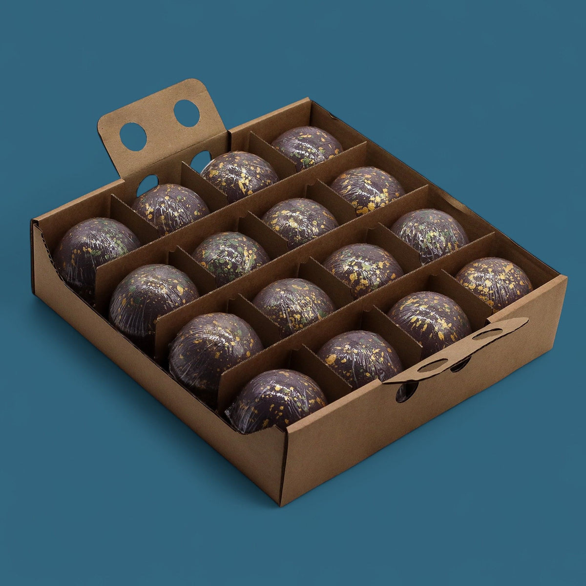 Dubai Bath Bomb - Emerald Oudh Truffle – view 4