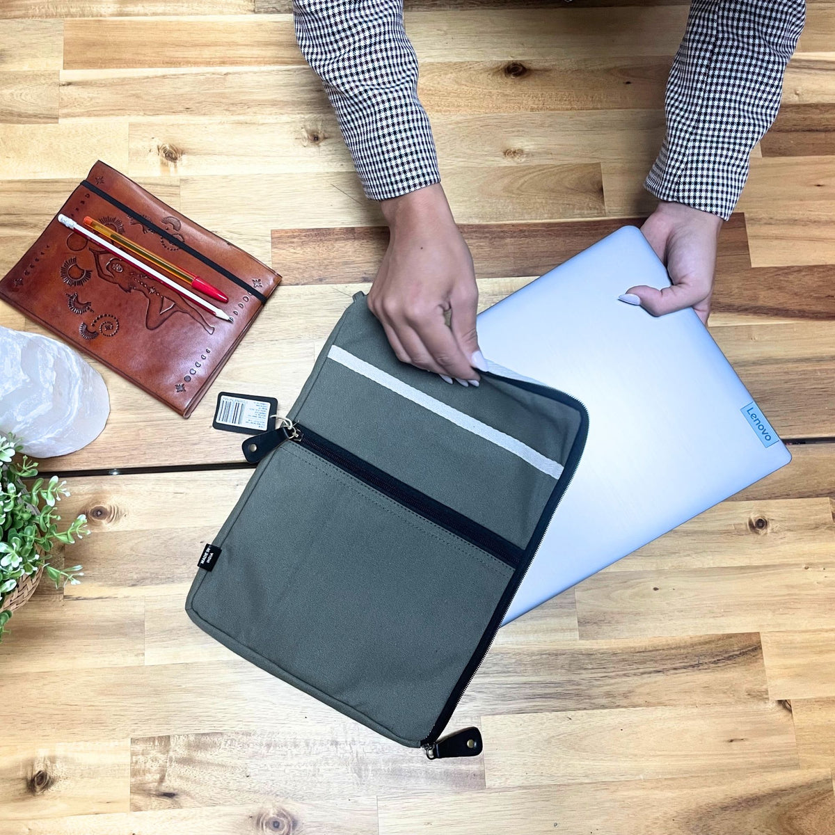 Canvas Travel Laptop Pouch - Olive - 24x33cm – view 2
