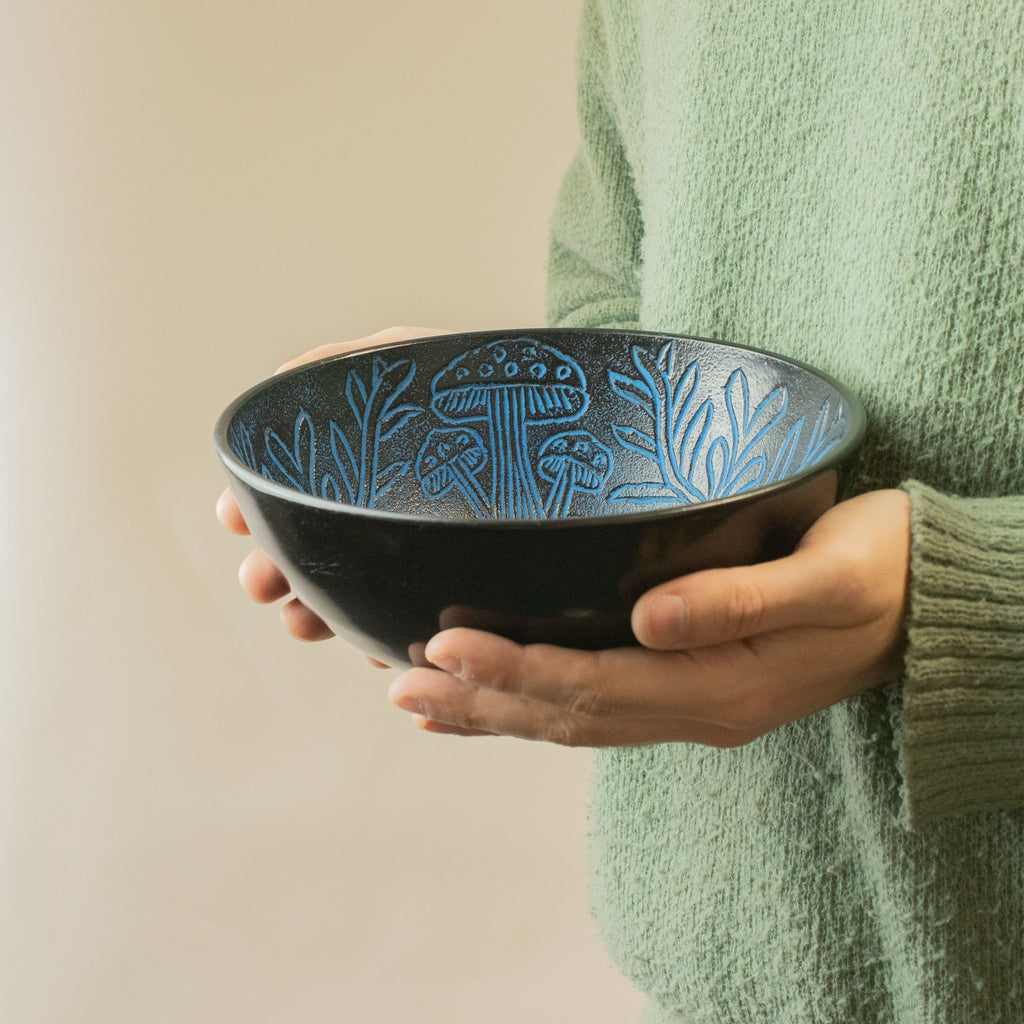Aluminium Singing Bowl - Magic Mushroom - Blue (20cm) – view 4