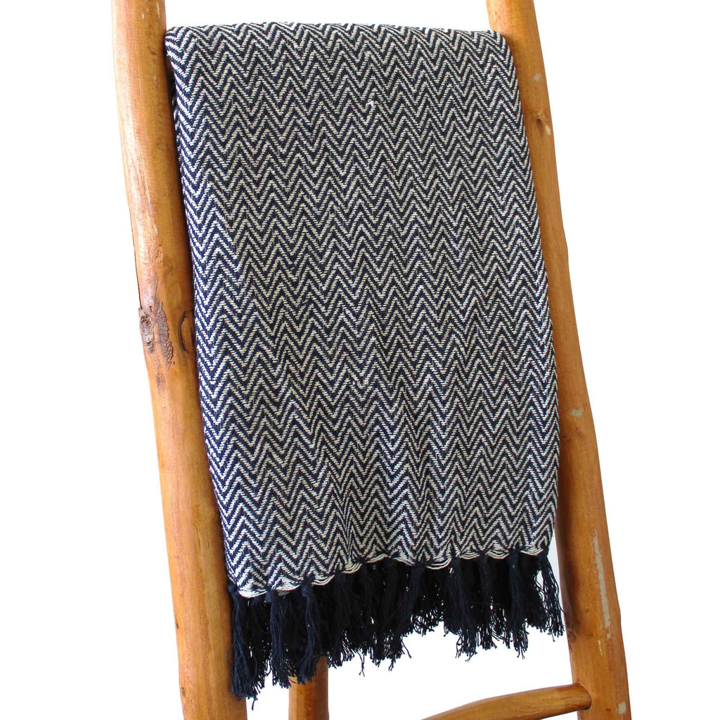 Navy Zigzag Cotton Throw with Tassels – 125 x 150 cm – view 5
