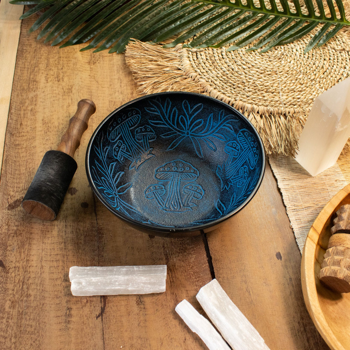 Aluminium Singing Bowl - Magic Mushroom - Blue (20cm) – view 5
