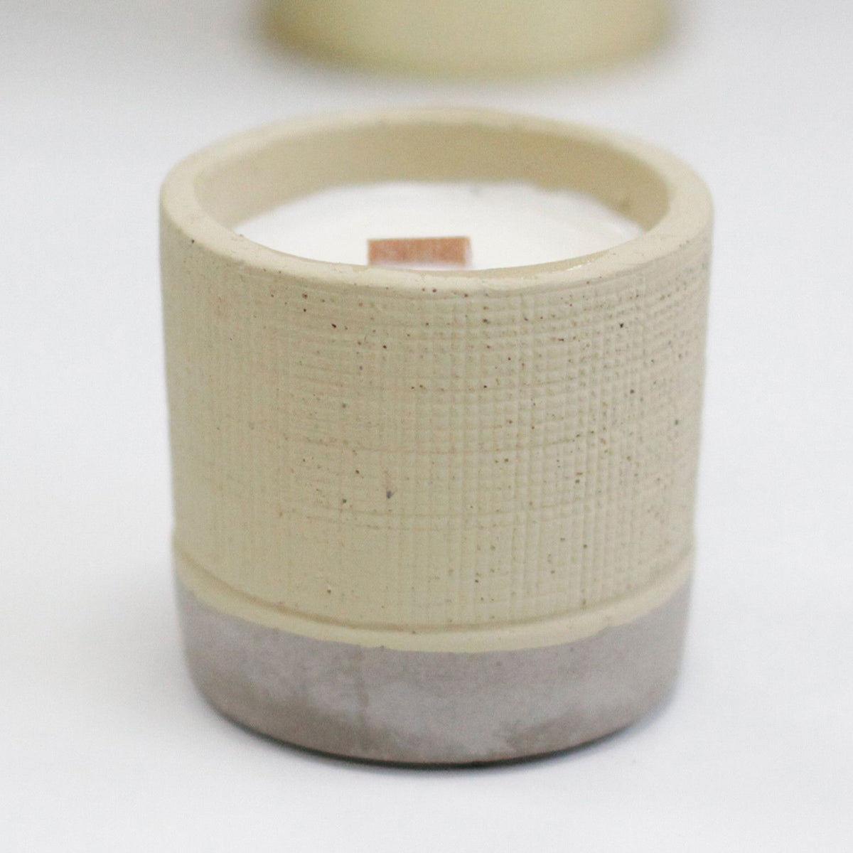 Concrete Wooden Wick Candle - Grey - Coffee in the Club – view 2