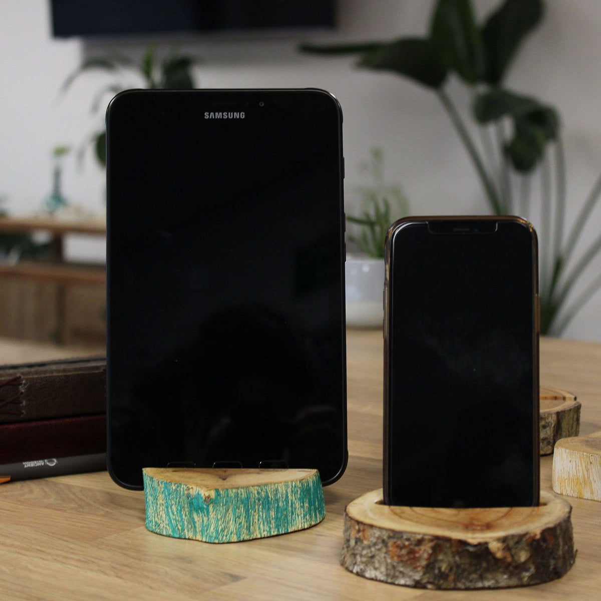 Large Gamal Wood Phone Holder - Greenwash – view 6