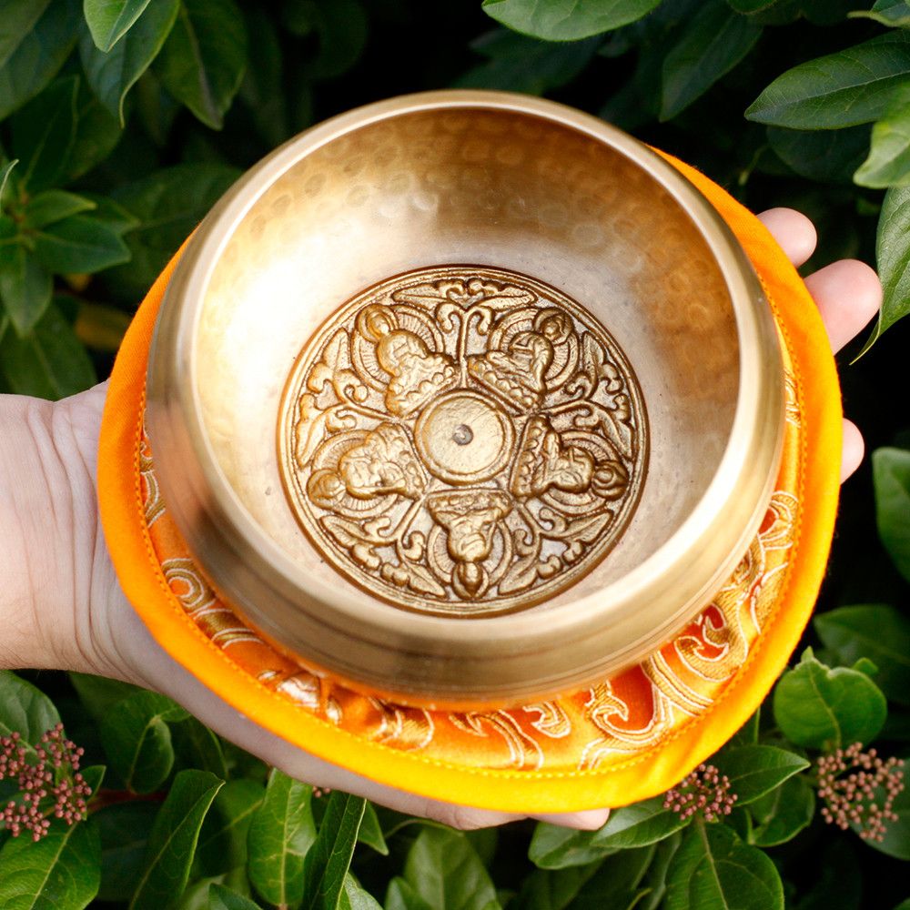 Five Buddha Singing Bowl Set - 13cm Brass – view 7