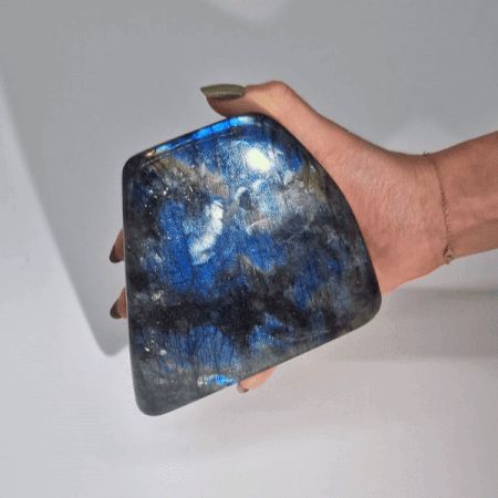 Madagascar Labradorite Statement Stone (approx 1kg, 10-17cm) – view 2