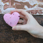 Love Heart Bath Bomb 70g - Ylang & Rose – view 3