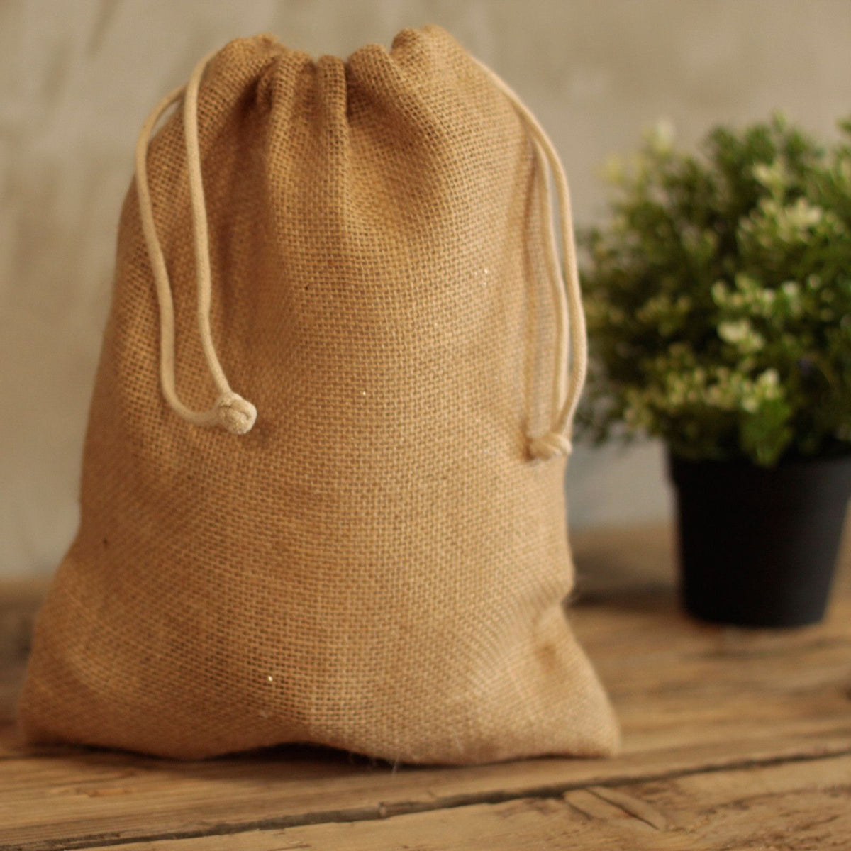 Medium Jute Drawstring Sack 24x30cm – view 2