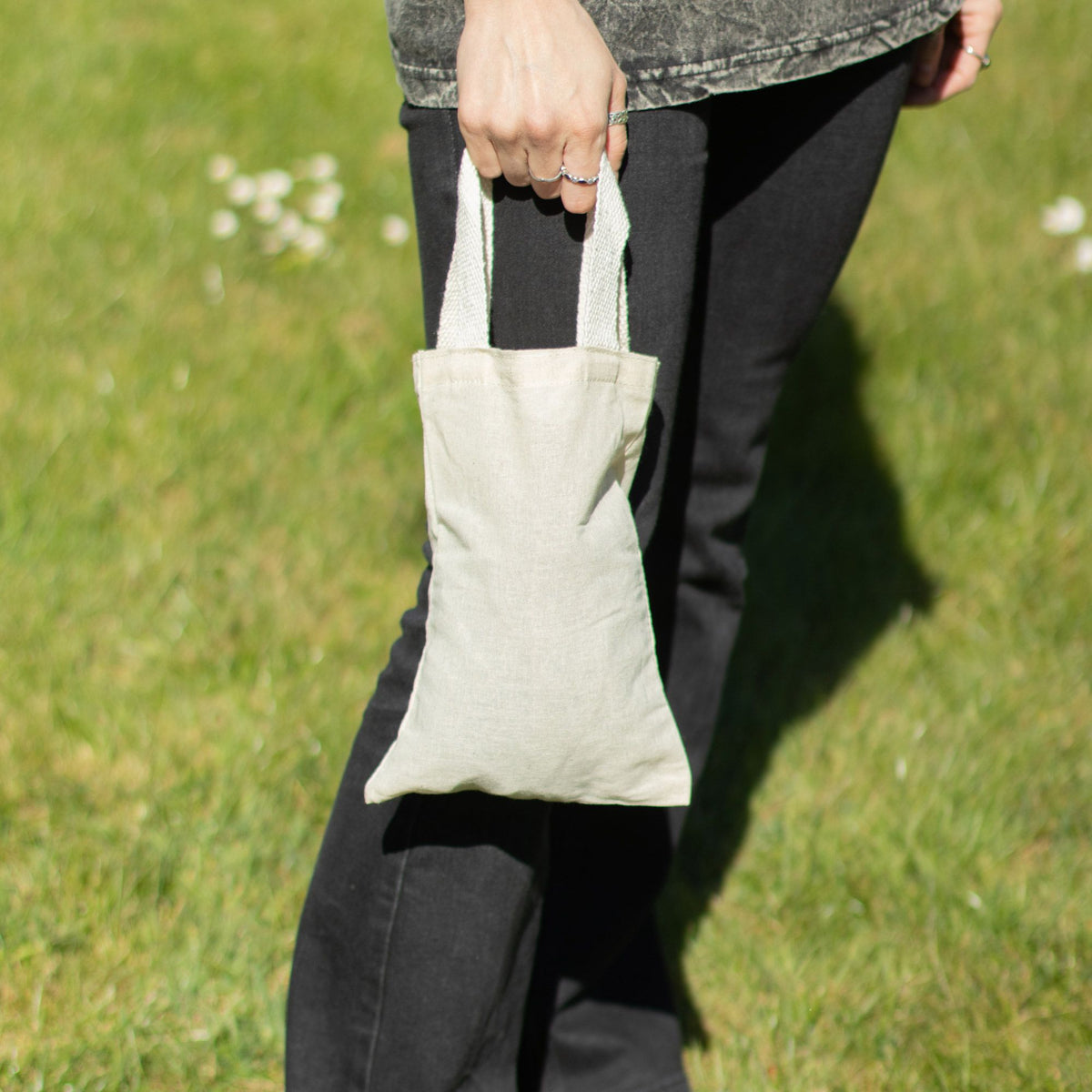 Nomad Sari Mini Gift Tote Bags - Unprinted Natural - Pack of 5 – view 4