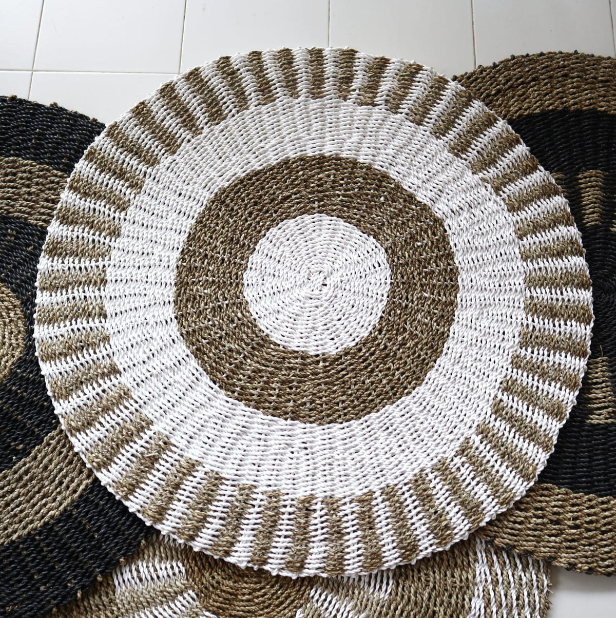 Round Seagrass Rug - White & Tan Sun - 1m