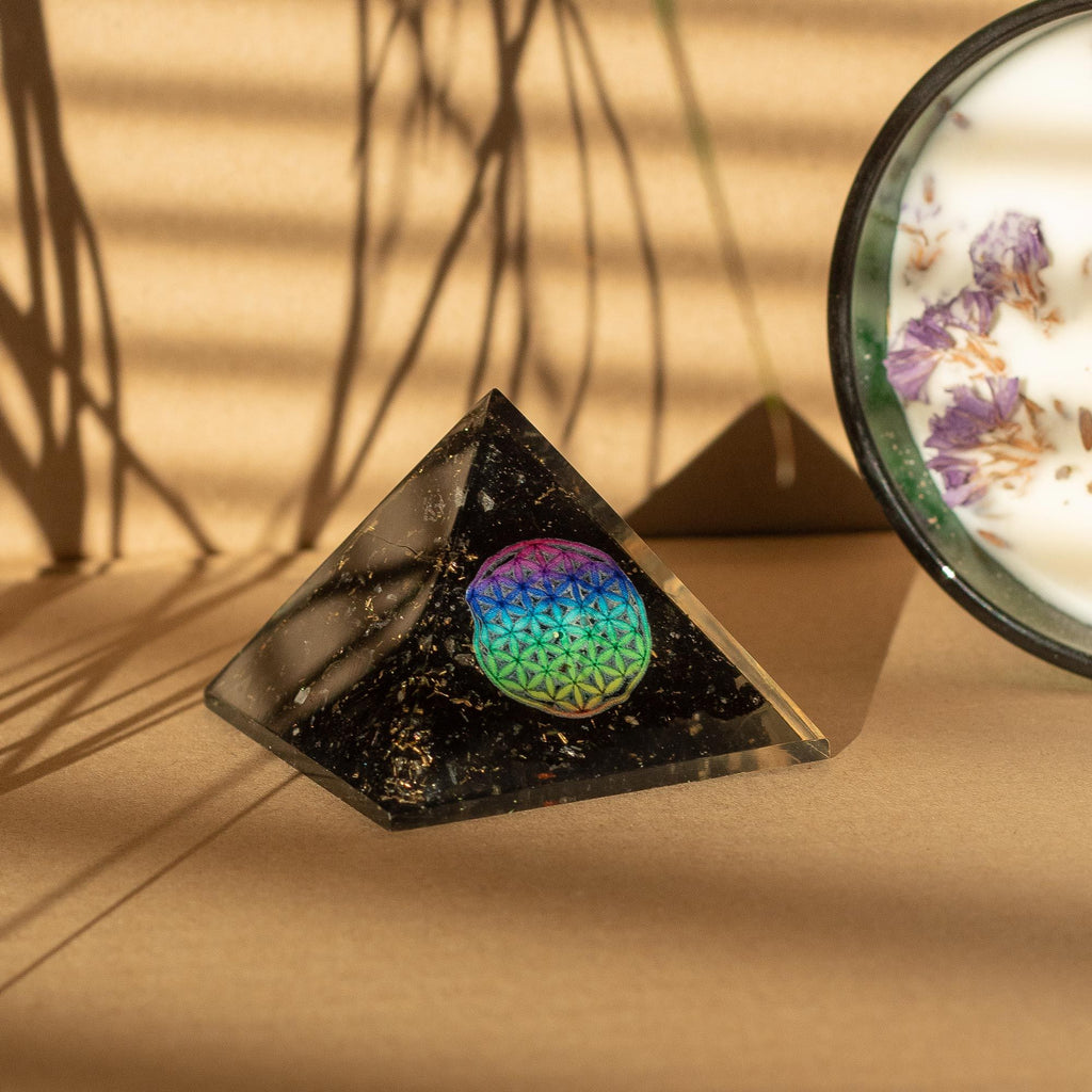 Small Orgonite Pyramid 5.5x4.5cm - Flower of Life, Black Tourmaline – view 3