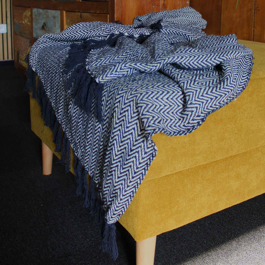 Navy Zigzag Cotton Throw with Tassels – 125 x 150 cm