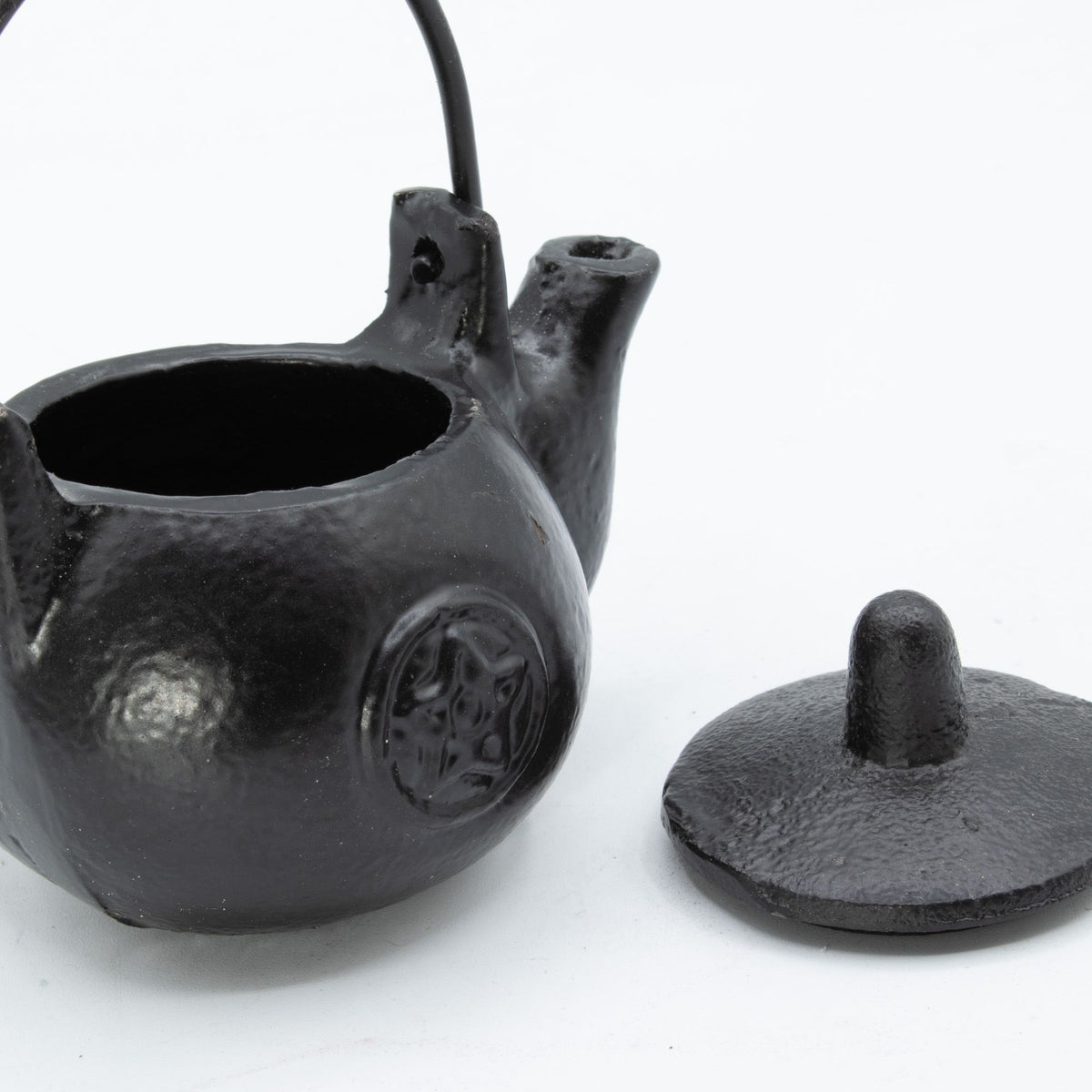 Small Cast Iron Ritual Pot with Pentagram 8x10cm – view 6