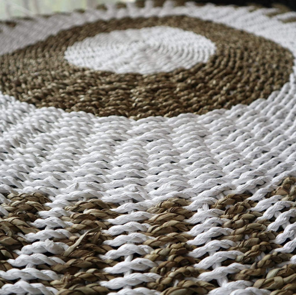 Round Seagrass Rug - White & Tan Sun - 1m – view 5