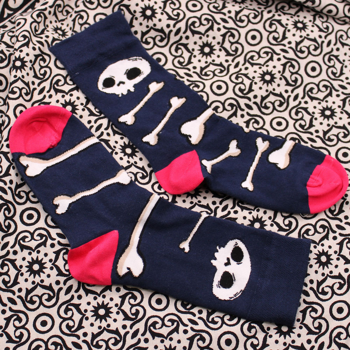 Hop Hare Bamboo Socks (36-40) - Skulls and Bones – view 6