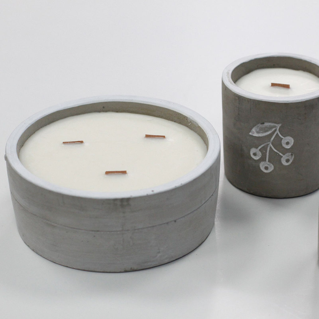 Large Concrete Wooden Wick Candle - Crushed Vanilla & Orange – view 2