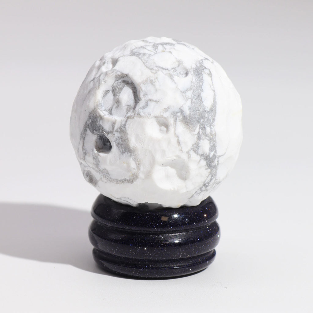 White Howlite Planet on Goldstone Stand - 40mm – view 7