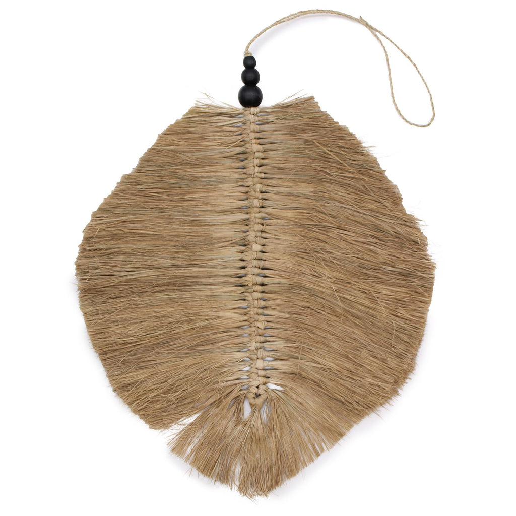 Hanging Raffia Leaf, 35 x 30 cm