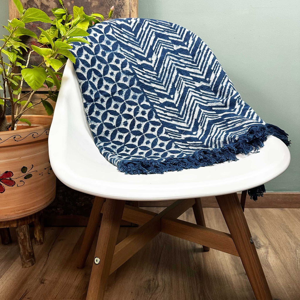 Handmade Indigo Throw - 170x120cm - Namoona Waves – view 3