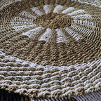 Round Seagrass Rug - White & Tan Inner Sun - 1m – view 2