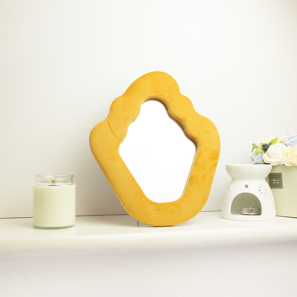 Squiggly Flame Mirror - Marigold - 23 x 27.5 cm – view 4