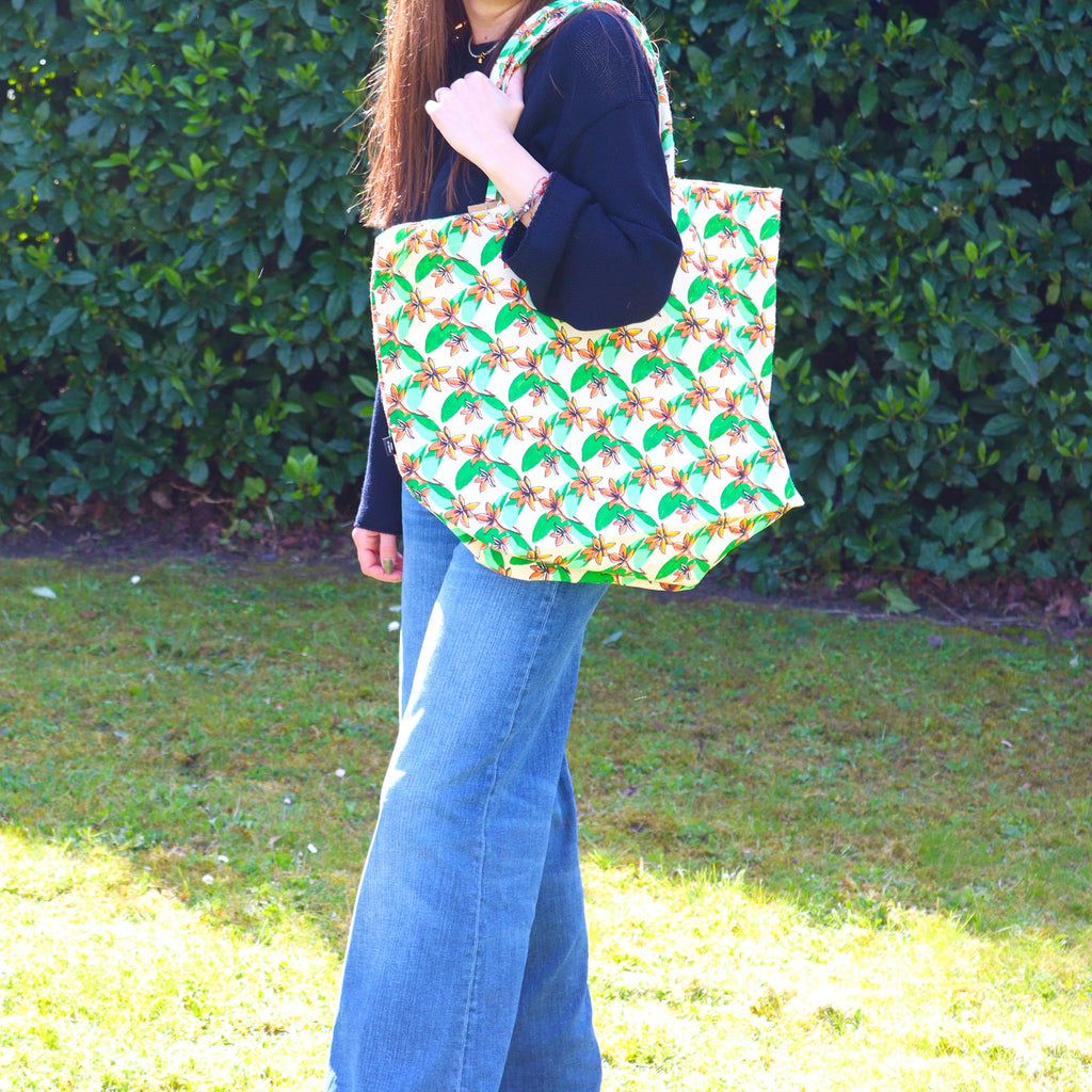 Big Bright Bag - Frangipani Floral Print – view 2