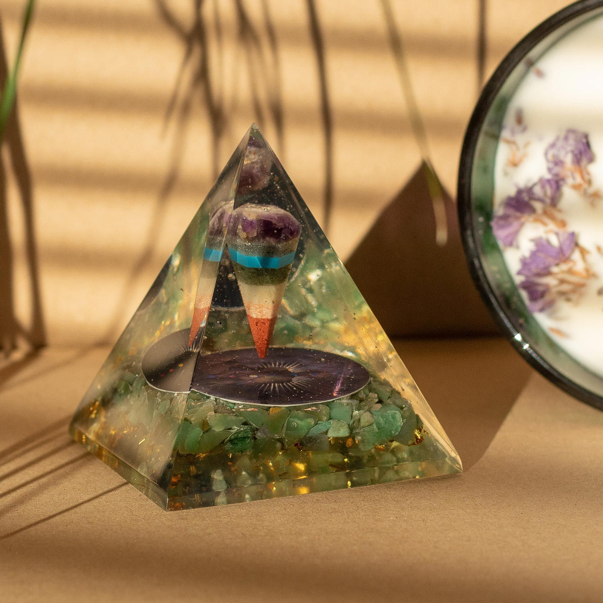 Orgonite Pyramid 7.5cm - Pendulum and Green Aventurine Chips – view 2