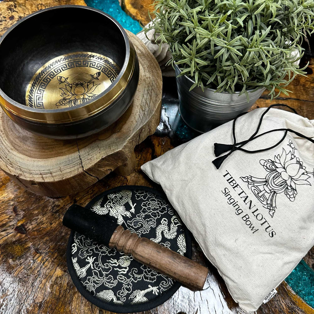Hand Beaten & Engraved Singing Bowl Gift Set - Lotus Flower 14cm – view 2
