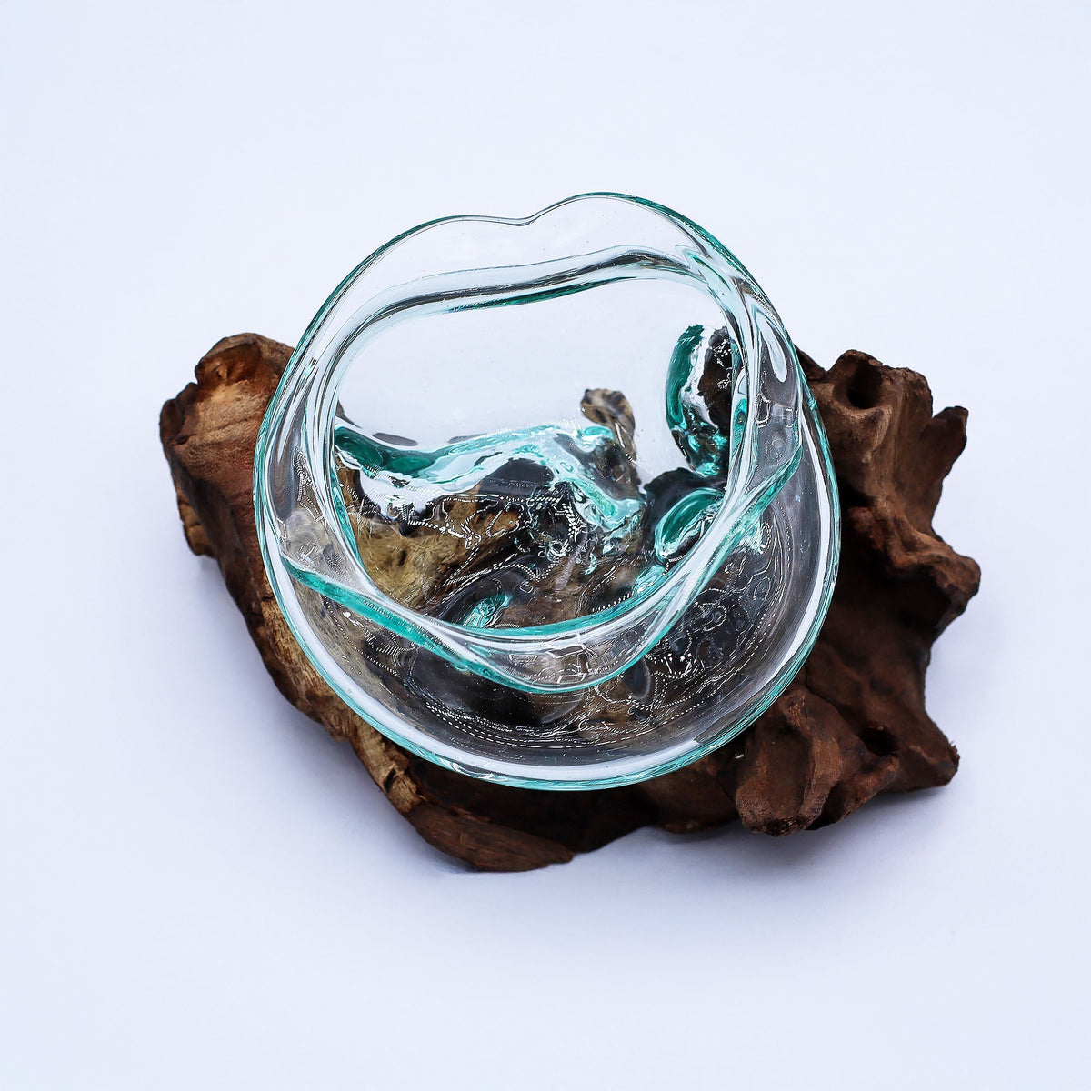Molten Glass Wavy Bowl on Wood 18cm – view 5