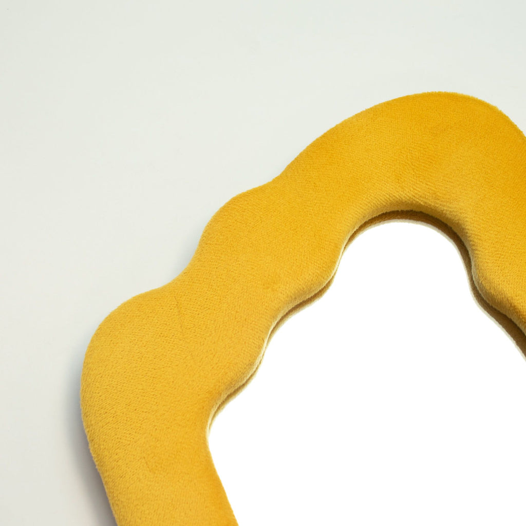 Squiggly Flame Mirror - Marigold - 23 x 27.5 cm – view 2