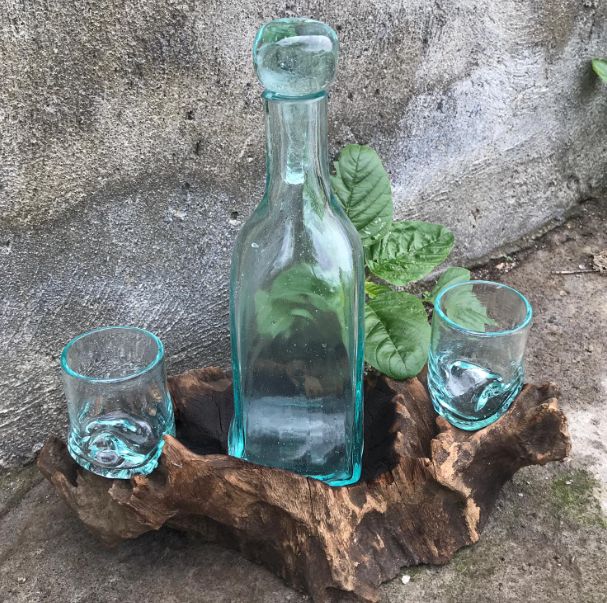 Molten Glass Whisky Set on Wood – view 3