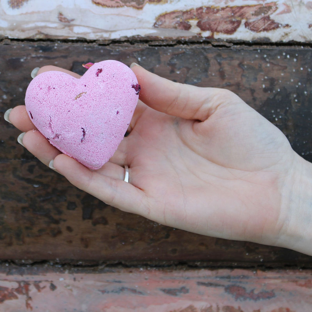 Love Heart Bath Bomb 70g - Ylang & Rose – view 8