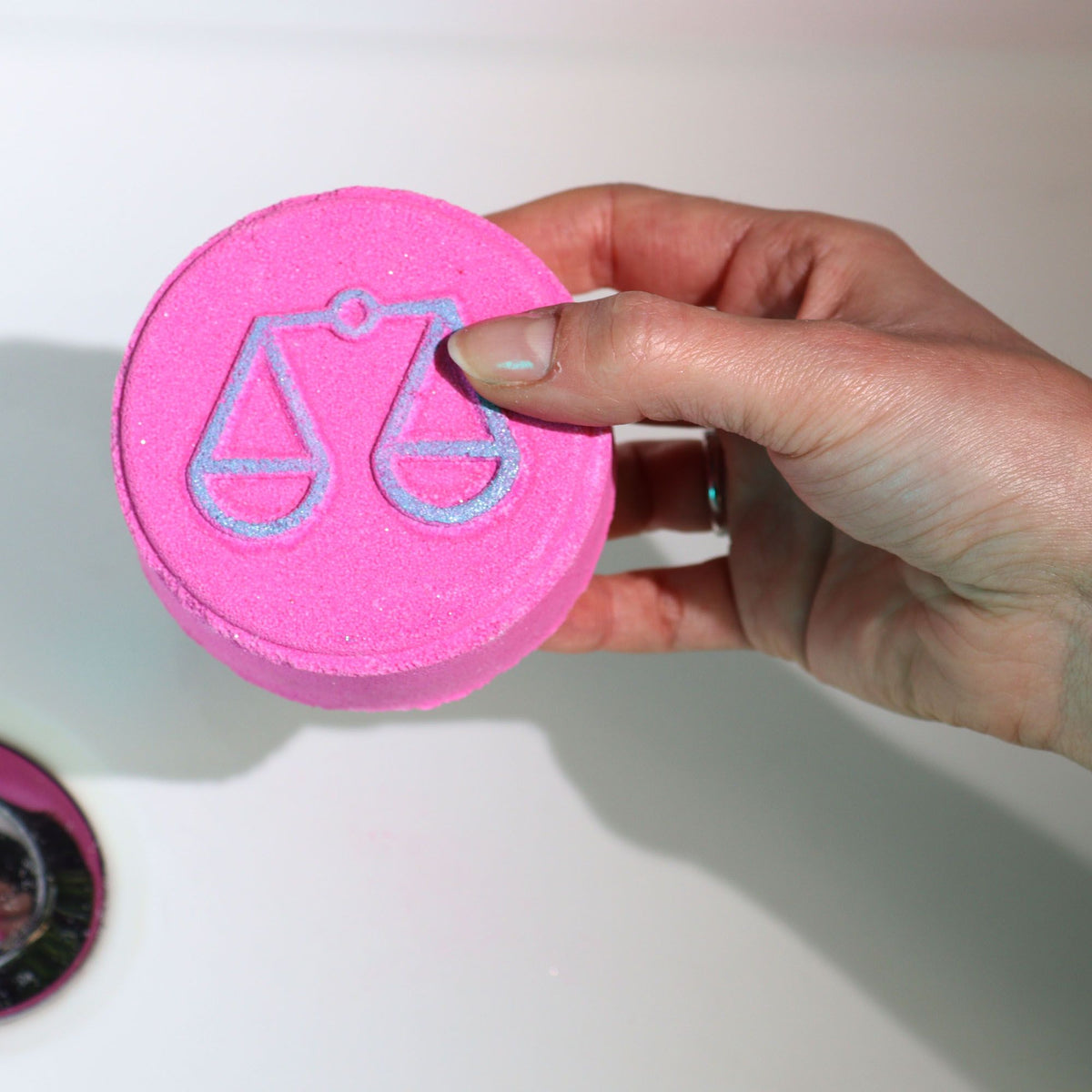 Set of Zodiac Bath Fizzers with Horoscope - Libra – view 2