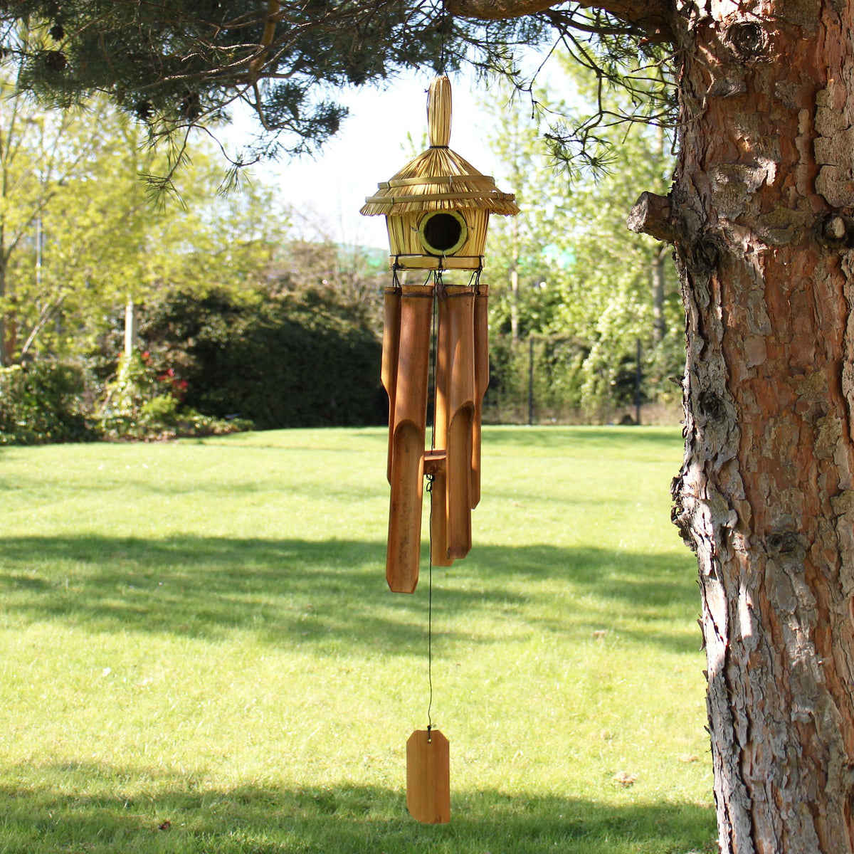 Round Seagrass Birdhouse with Wind Chimes, 45 x 17 cm