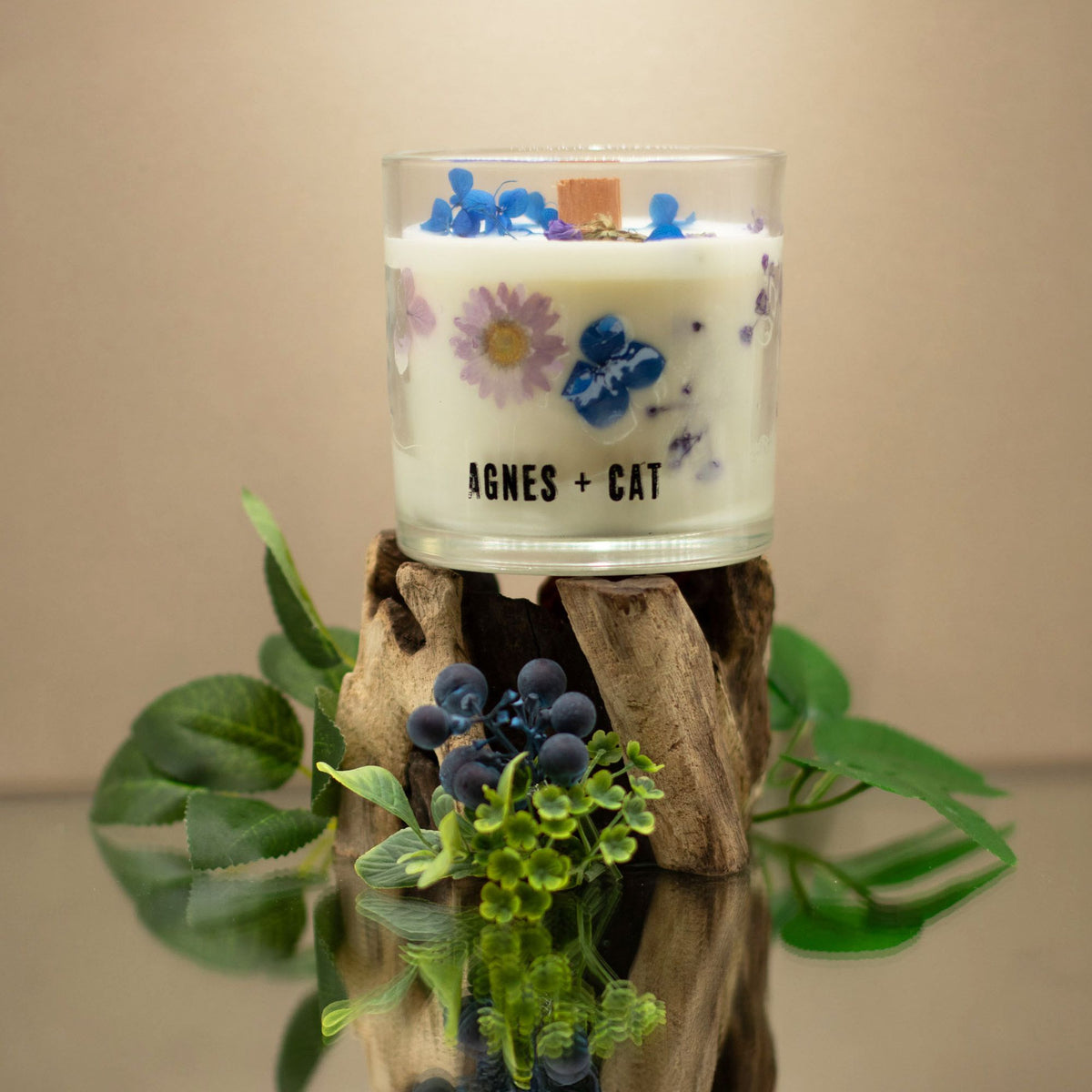 Agnes + Cat Botanical Soy Wax Candle - Moorland – view 5