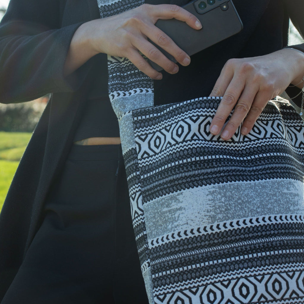 Urban Caravan Monochrome Jacquard Carryall Bag 40x35cm – view 3