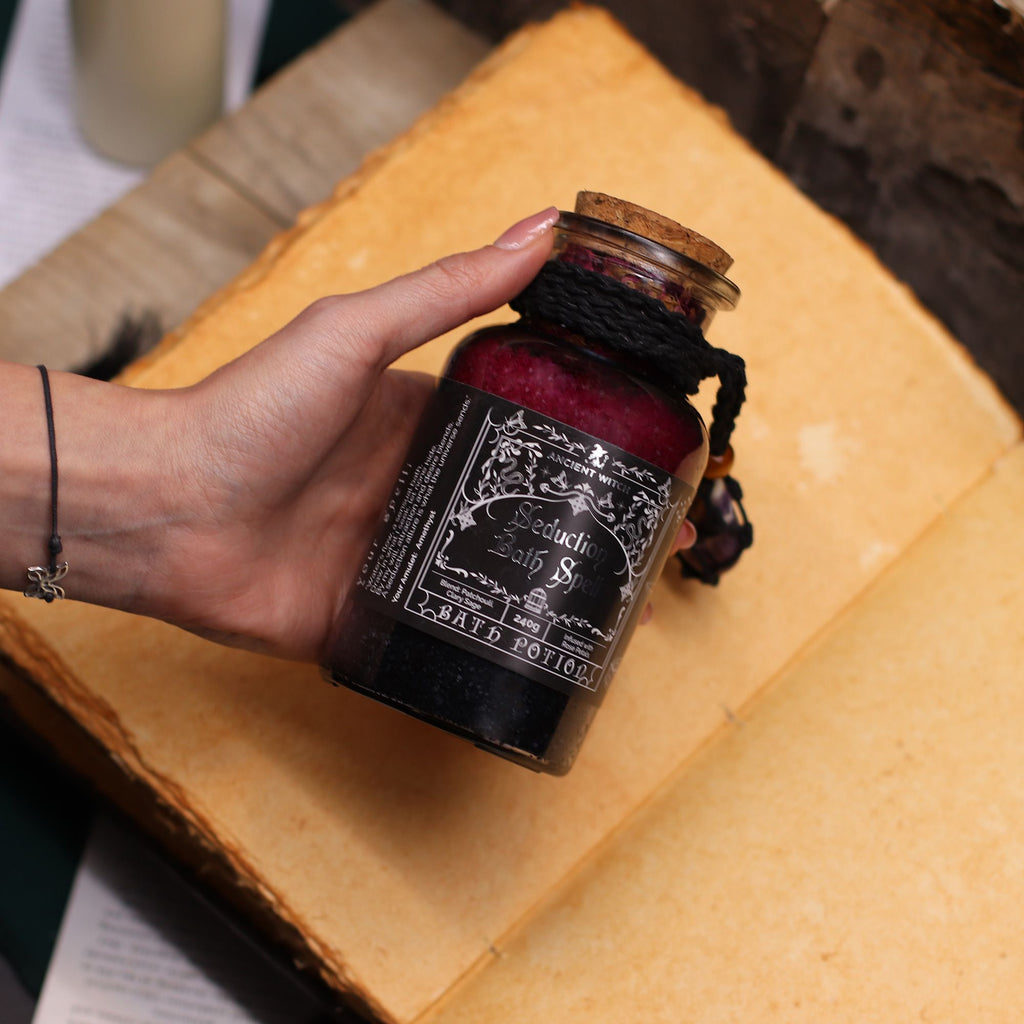 Ancient Witch Bath Spell Potion & Amethyst Crystal Amulet - Seduction – view 8