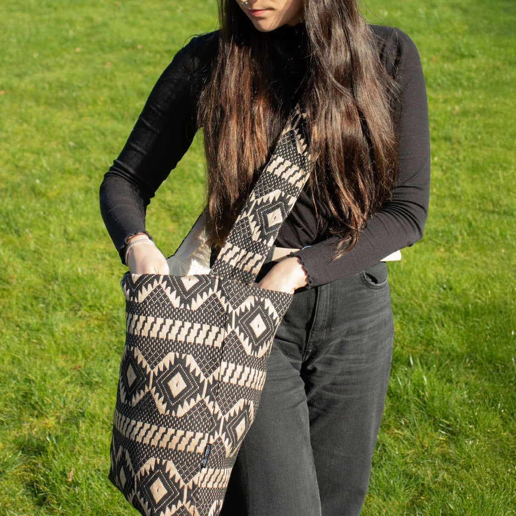 Desert Loom Geometric Jacquard Carryall Bag 40x35cm – view 6