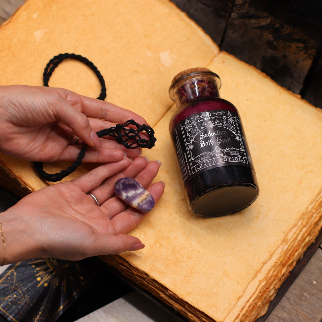 Ancient Witch Bath Spell Potion & Amethyst Crystal Amulet - Seduction – view 9